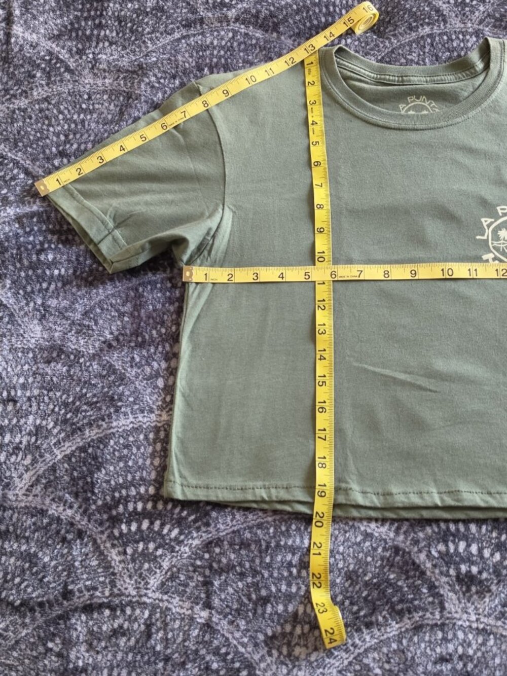 Punta Happy Women's Size S Green Cotton Knit Alligator Graphic Crew Neck Tee - Picture 5 of 7